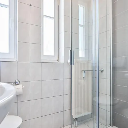 Gemuetliches Im 2 Og In Mit Balkon ゼリン